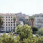 Elegant Apartment With View Of Castel Sant\'Angelo