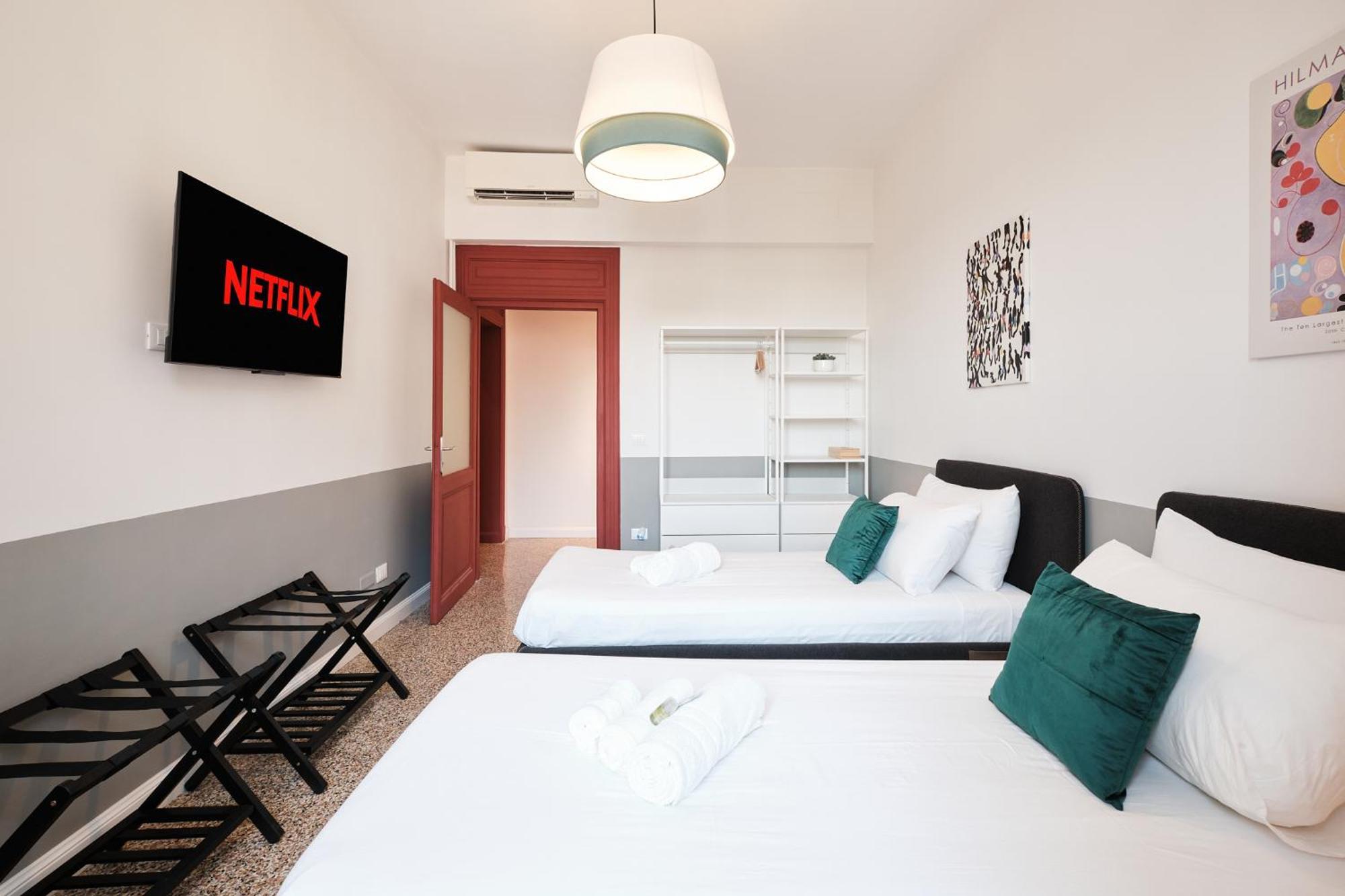 Elegant With View Of Castel Sant'angelo Apartment